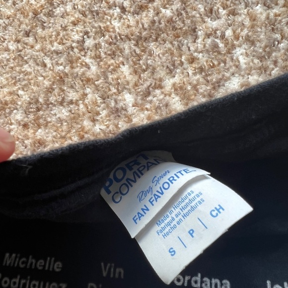 Signatures The Fast And The Furious 9 Shirt size small! - Picture 3 of 3